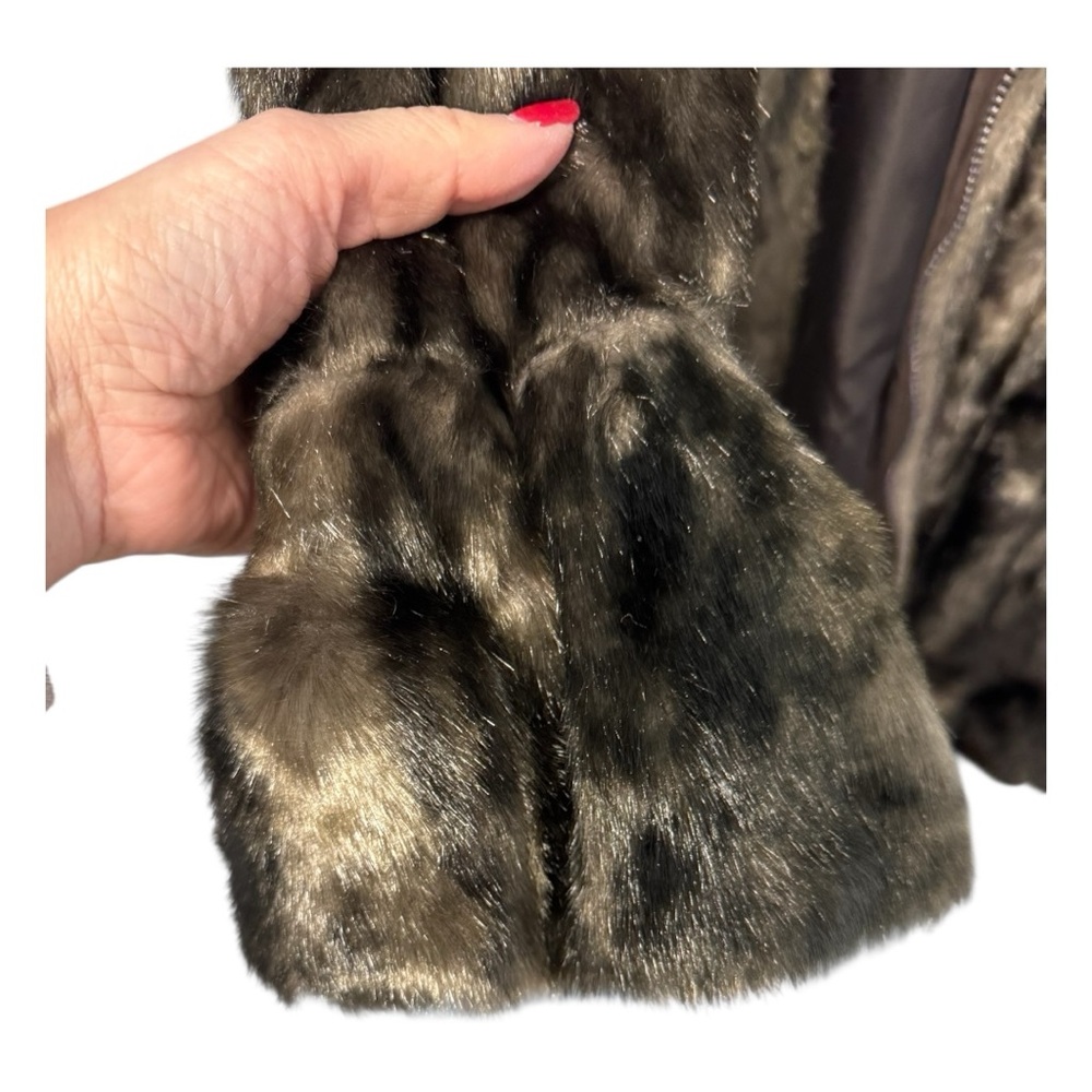 🆕 Laundry By Shelli Segal Brown & Beige long stylish fur jacket size M - Picture 10 of 13